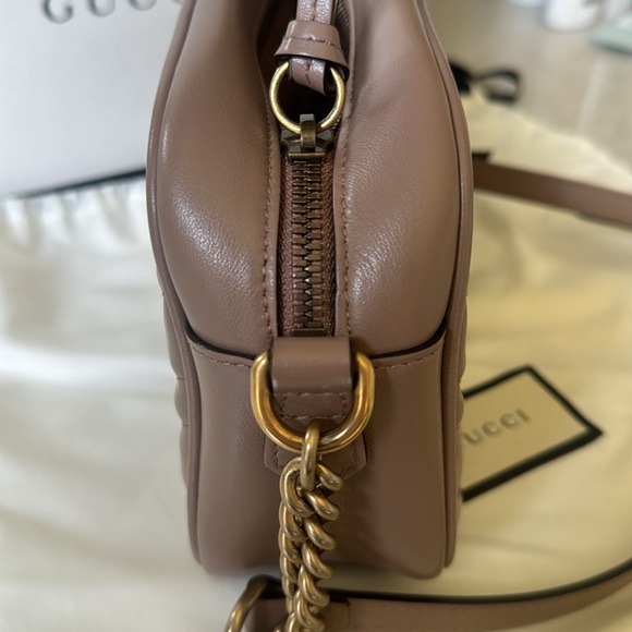 Gucci Small Marmont Mattelasse Camera Bag - Picture 11 of 14